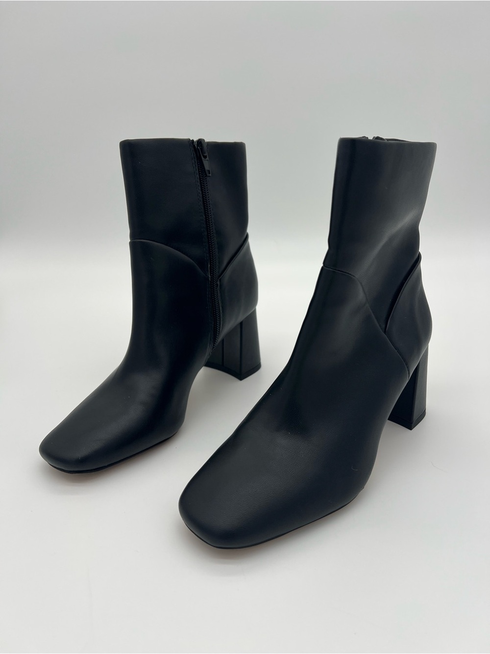 Nordstrom Rack Black Square-Toe Mid Heel Ankle Boots - Women size 4